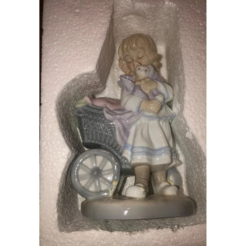New "First Kitten" Porcelain, Original Lisi Martin by Dolfi Italy Lisi by Dolfin